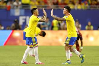Kevin Castaño entrando no lugar de James Rodríguez na Copa do Mundo –
