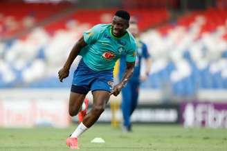 Luiz Henrique em treino da Seleção