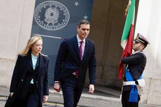 Meloni e Sánchez durante encontro em Roma, em abril de 2023