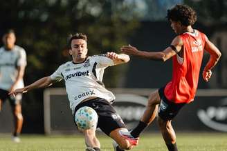 Santos treinou firme em preparação para enfrentar o Athletico –