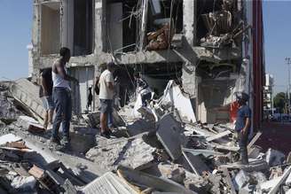 Destruição provocada por terremoto em Cali, na Colômbia