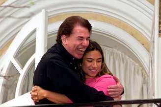 Em agosto de 2001, Patrícia Abravanel, filha de Silvio Santos, foi sequestrada e mantida em cativeiro durante uma semana. Dois dias depois de ela ser libertada, Fernando Dutra Pinto, apontado como responsável pelo crime, entrou na mansão e manteve o apresentador refém durante cerca de sete horas.