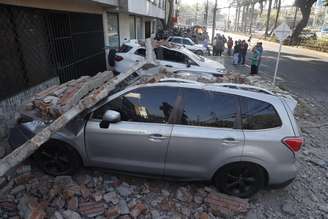 Destruição provocada por terremoto na Colômbia