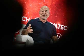 Jeff Bezos tem fortuna estimada em mais de 1 trilhão de reais