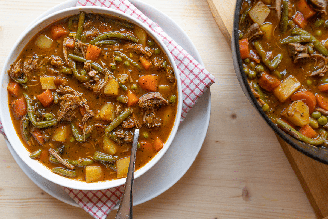 Ensopado de carne com legumes