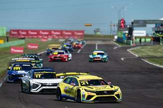 Acelerando forte em Santa Cruz do Sul, Mercado Livre Racing reencontra o pódio e marca a volta mais rápida da Bradesco Stock Pro Series