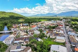 Uma cidade situada entre a Serra do Mar e o litoral do Paraná preserva um dos cenários históricos mais encantadores do sul do Brasil. Trata-se de Morretes, cidade fundada em 1733 com pouco mais de 18 mil habitantes e a apenas 70 km de Curitiba.