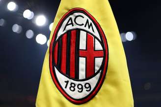 Bandeira do Milan em escanteio 