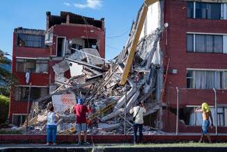 Destruição provocada por terremoto em Pereira, na Colômbia