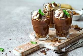 mousse de banana com chocolate.