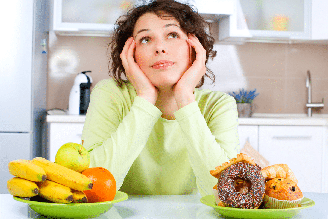 Diferenciar a fome fisiológica da fome emocional é fundamental para manter uma relação mais equilibrada com a comida