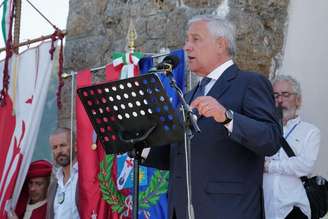 Ministro Antonio Tajani participa de cerimônia em Sant'Anna di Stazzema