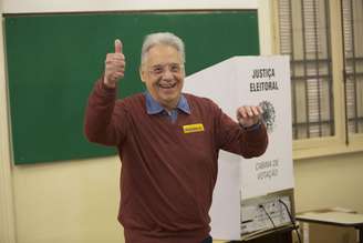 Fernando Henrique Cardoso (FHC) venceu em 1º turno as eleições de 1994 e 1998