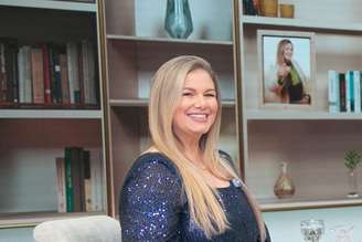 Viviane Brunieri no estúdio do programa Sensacional