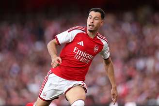 Gabriel Martinelli em amistoso contra o Como. (Photo by Alex Pantling/Getty Images)