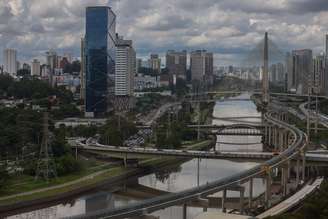 Acidente provocou congestionamento na Marginal Pinheiros.