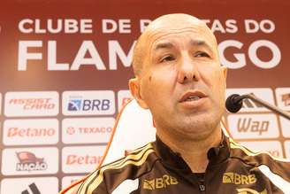 Jardim rebate críticas de 'mercenário' da torcida do Cruzeiro: 'Não se nega convite do Flamengo'