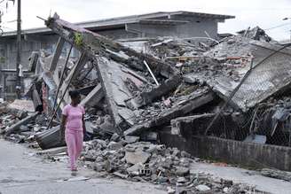 Destruição provocada por terremoto em Quibdó, na Colômbia