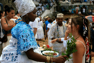 O bate-folhas reúne saberes tradicionais e elementos de conexão com a natureza e a espiritualidade