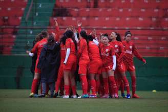 Jogadoras do time sub-20 das Bragantinas. 