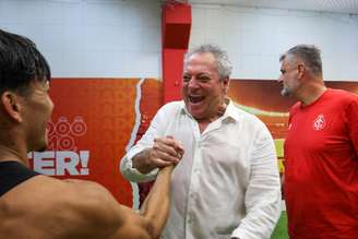 Abel Braga comemora a permanência do Inter na Série A após vitória sobre o Bragantino –