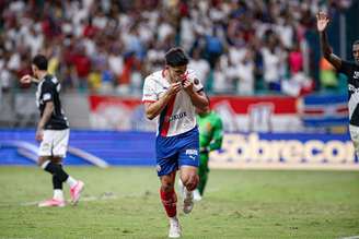 Sanabria (Bahia) celebrando seu gol contra o Vasco. 
