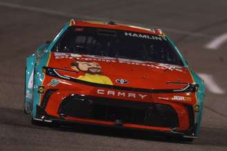 Denny Hamlin #11 líder do campeonato.