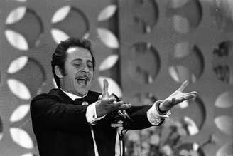 Modugno encantou o mundo ao interpretar 'Volare'