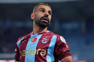 Mohamed Salah, do Trabzonspor, durante a partida do Campeonato Turco entre Kasimpasa SK e Trabzonspor, no Estádio Recep Tayyip Erdogan, em 15 de agosto de 2026, em Istambul, Turquia.