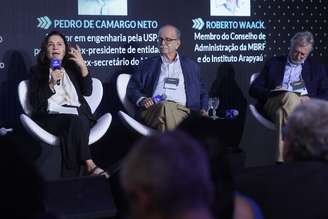 Na foto, Marina Grossi, Pedro de Camargo Neto e Roberto Waack.