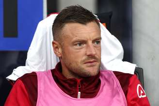 Jamie Vardy, do Cremonese, observa o jogo antes da partida da Série A entre FC Internazionale e US Cremonese no Estádio Giuseppe Meazza, em 4 de outubro de 2025, em Milão, Itália. (Foto de Marco Luzzani/Getty Images)
