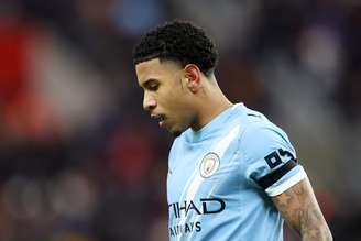 Savinho em partida pelo Mancheser City 