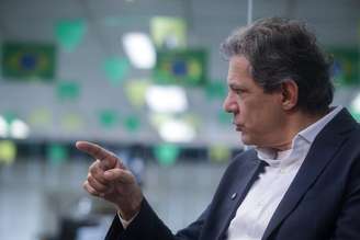 Fernando Haddad espera mudança nas negociações do Brasil com os EUA em caso de derrotas de Flávio e Trump.