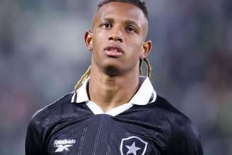 O jogador Danilo pelo Botafogo