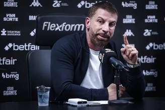 Presidente do Vasco, Pedrinho, em coletiva