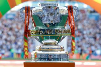Record passa SBT para trás e negocia com a Globo (Imagem: Divulgação/CBF)