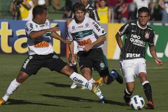 Última vitória do Coritiba sobre o Corinthians no Couto Pereira foi em 2011 –