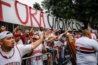 Casares foi afastado da presidência em janeiro em meio a investigações e com pressão da torcida.