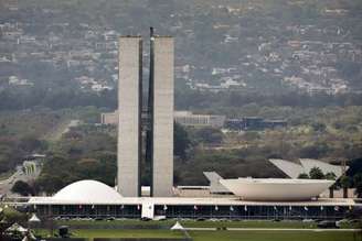Cenário institucional brasileiro em debate