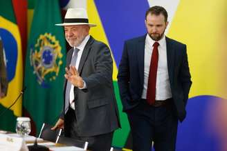 O presidente da da República Luiz Inácio Lula da Silva e o ministro Dario Durigan