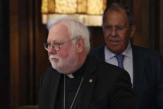 Paul Richard Gallagher é recebido por Sergei Lavrov em Moscou