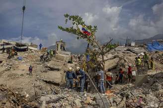 Destruição provocada por terremoto em Caraballeda, na Venezuela