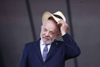 O presidente Luiz Inácio Lula da Silva (PT) participa da cerimônia em celebração ao Dia do Soldado no Quartel-General do Exército, no Setor Militar Urbano, em Brasília