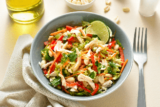 Salada de frango desfiado com grão-de-bico