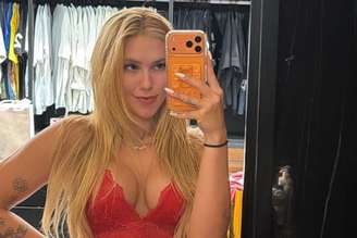 Virginia Fonseca posta foto no closet de Vini Jr.