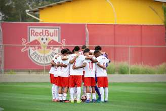 Jogadores do time sub-17 do Red Bull Bragantino. 