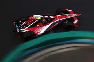 Nyck de Vries conduz Gen3 EVO da Mahindra durante FP em Londres