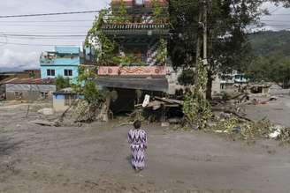 Destruição provocada por inundações no distrito de Nuwakot, no Nepal
