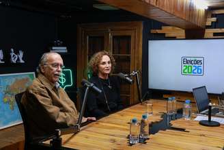 Economistas Elena Landau e José Roberto Mendonça de Barros durante debate sobre eficiência e governança