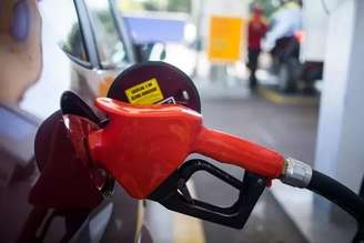 Guerra no Irã fez subir o preço do petróleo, com impacto direto nos combustíveis